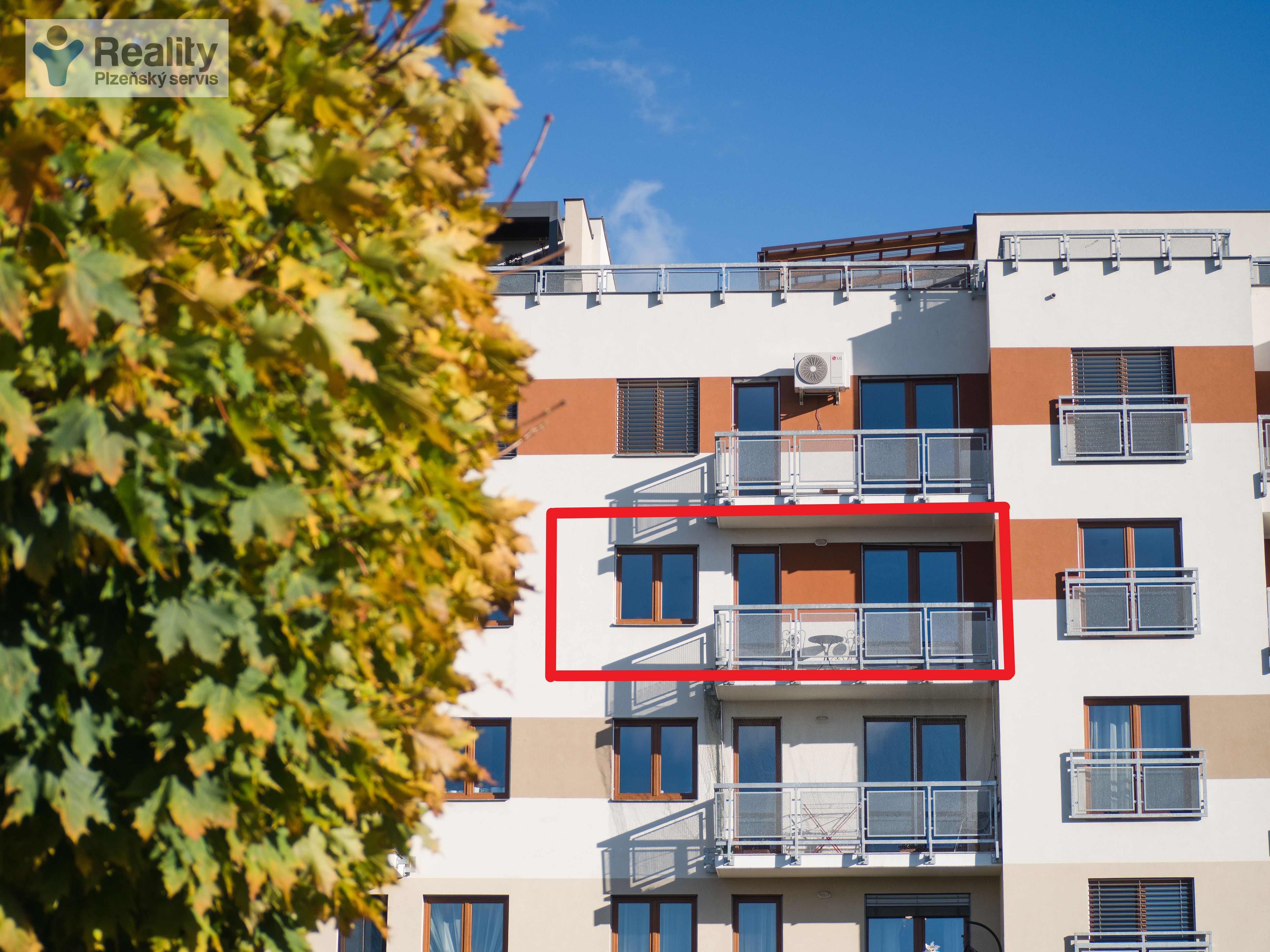 Prodej krásného bytu 3+kk s balkonem, zimní zahradou a parkováním